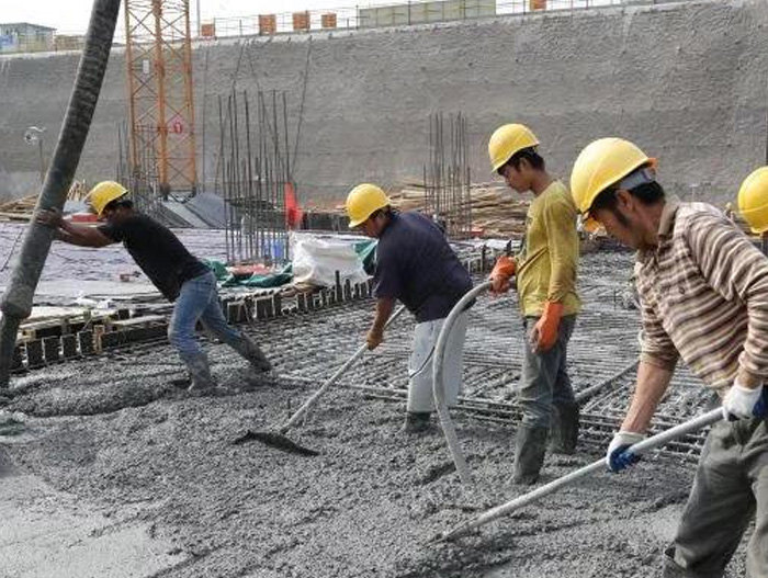 水泥混凝土路面施工有什么材料要求？